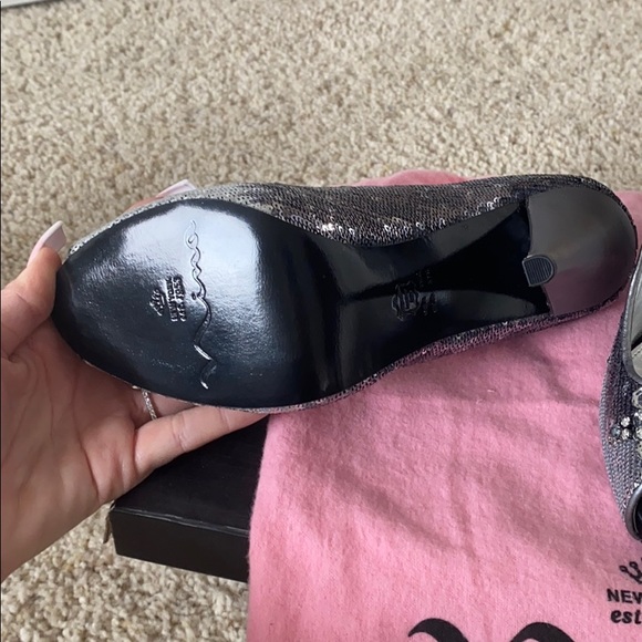 Heels - Picture 3 of 3